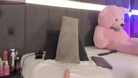 Kendal  online show from 03/10/25, 11:49