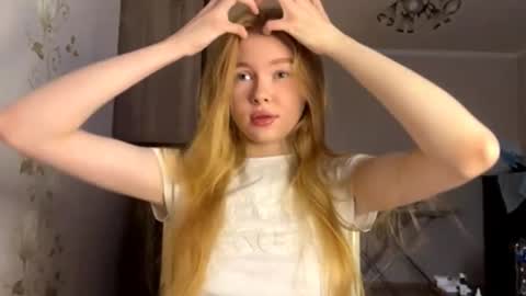 Amelia online show from 10/22/25, 09:09