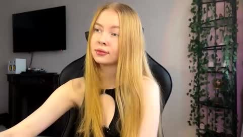 Amelia online show from 11/26/25, 06:36