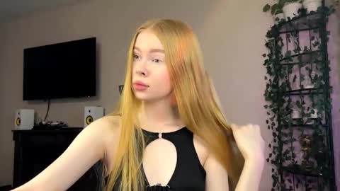 Amelia online show from 11/27/25, 05:53