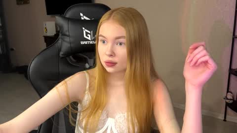 Amelia online show from 12/01/25, 05:12