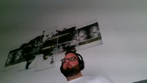 Snapshot of germandick0487 chatting on 06/19/26, 03:38 Phil online show from 06/19/26, 03:38
