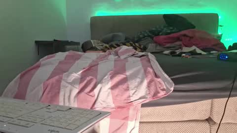 A  A online show from 01/15/25, 01:56