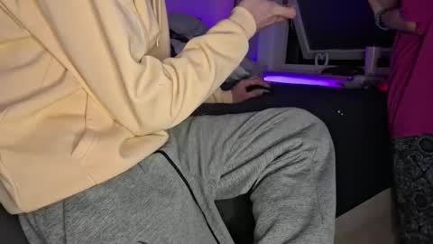 A  A online show from 03/01/25, 03:43