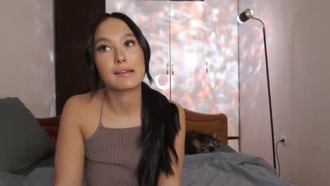 Snapshot of germiona_shine chatting on 02/15/25, 01:10 Germiona online show from 02/15/25, 01:10