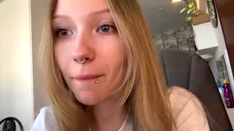 Sophie online show from 06/20/26, 05:21