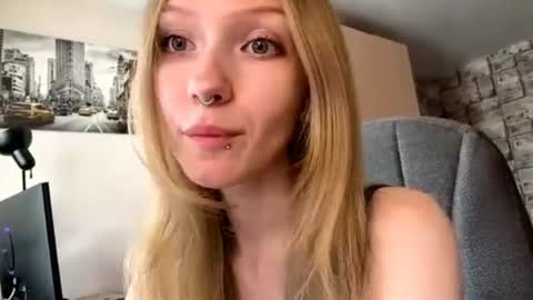 Sophie online show from 06/24/26, 05:39