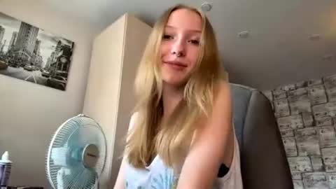 Sophie online show from 07/10/26, 04:17