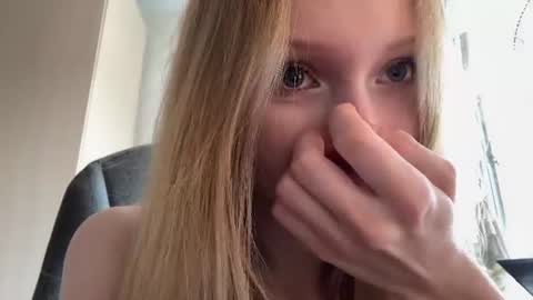 Sophie online show from 07/28/26, 05:14