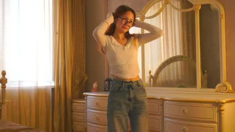 Snapshot of gertrudisshinn chatting on 04/16/26, 10:49 Kristy online show from 04/16/26, 10:49