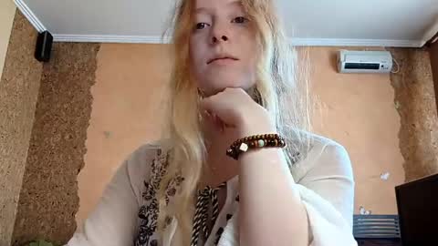Kate online show from 05/19/26, 03:02