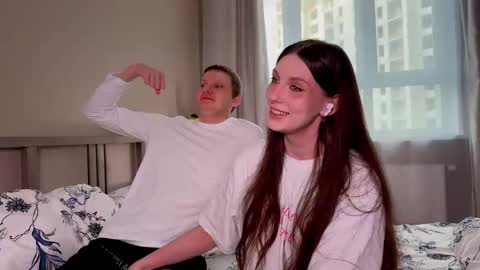 Liz and Mark online show from 03/08/25, 04:45