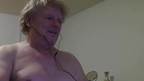 Snapshot of gethyn chatting on 01/07/25, 01:59 Gethyn online show from 01/07/25, 01:59