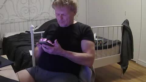 Snapshot of gethyn chatting on 01/27/25, 03:37 Gethyn online show from 01/27/25, 03:37