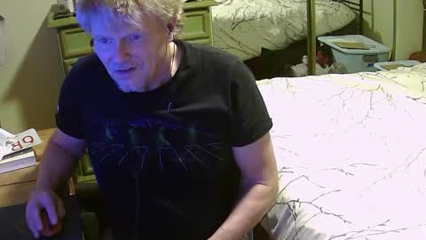 Snapshot of gethyn chatting on 02/21/25, 09:13 Gethyn online show from 02/21/25, 09:13