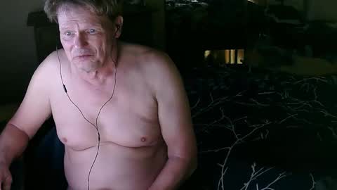 Snapshot of gethyn chatting on 03/11/25, 07:04 Gethyn online show from 03/11/25, 07:04