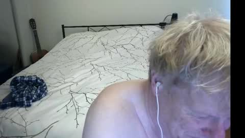 Snapshot of gethyn chatting on 09/15/25, 06:52 Gethyn online show from 09/15/25, 06:52