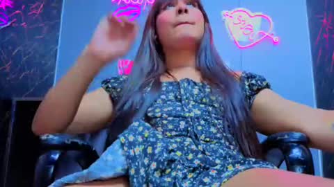 Snapshot of gewn2004 chatting on 11/07/25, 02:00 gewn2004 online show from 11/07/25, 02:00