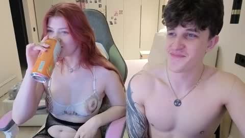 Ester and Ri online show from 05/31/26, 09:49