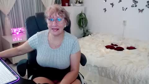 Ghertrudequeen online show from 10/13/25, 03:39