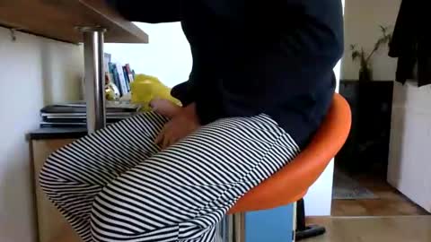 ghets2083 online show from 04/16/26, 08:37