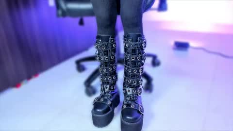 Snapshot of ghostlydolll chatting on 09/26/25, 06:34 Sara online show from 09/26/25, 06:34