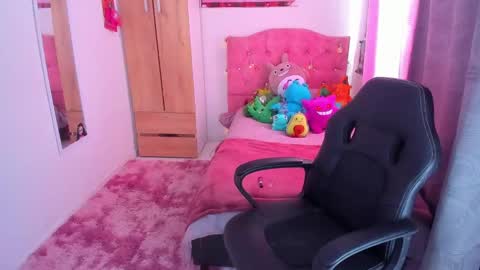 giaaaa   online show from 12/16/24, 03:00