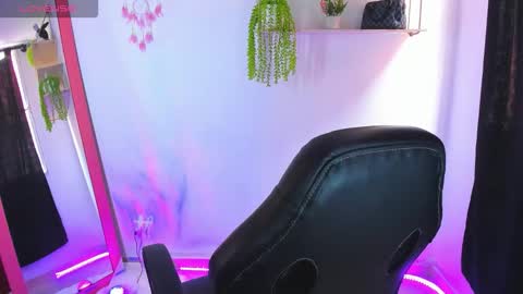 giaaaa   online show from 09/09/25, 05:56