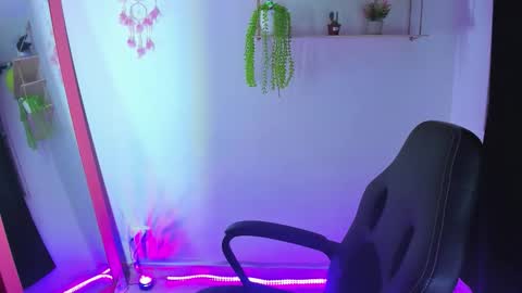 giaaaa   online show from 03/15/26, 12:27