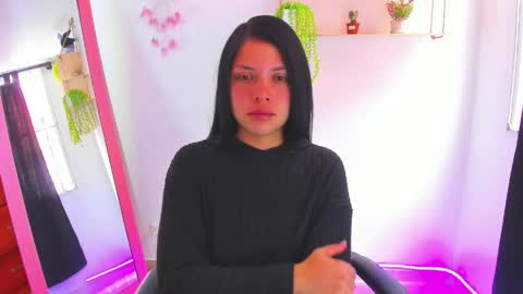giaaaa   online show from 05/05/26, 06:49