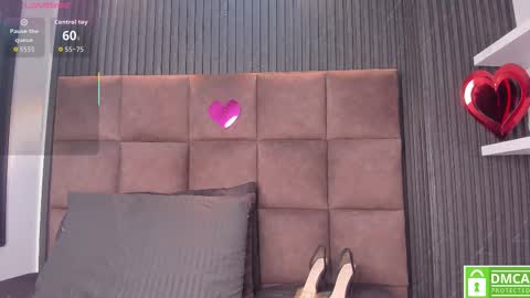 Snapshot of gia_scott chatting on 02/18/26, 05:14 Darlliny online show from 02/18/26, 05:14