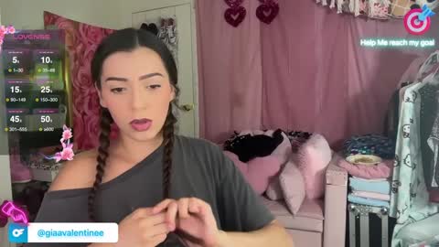 Gia online show from 10/01/25, 12:49