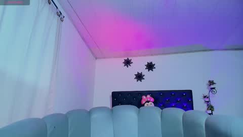 Giana Roberts online show from 11/30/25, 11:36