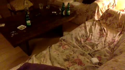 Snapshot of giannispr1998 chatting on 12/18/24, 10:02 Horny Sissy online show from 12/18/24, 10:02