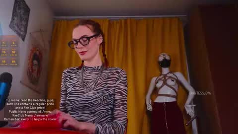 Snapshot of giantess_eva chatting on 11/17/25, 05:41 Eva online show from 11/17/25, 05:41