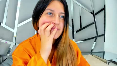 GiaRoussel online show from 02/09/25, 05:01