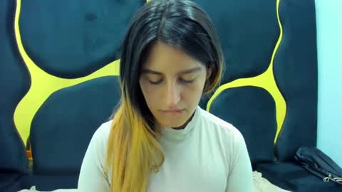 GiaRoussel online show from 02/12/25, 01:27