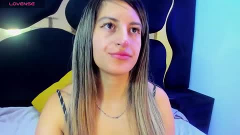 GiaRoussel online show from 11/02/25, 04:42