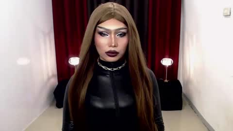 Gia X online show from 12/11/24, 07:09