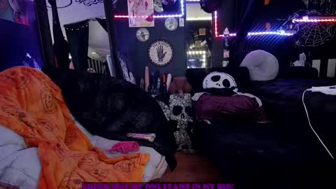 Giggles online show from 02/18/25, 09:20