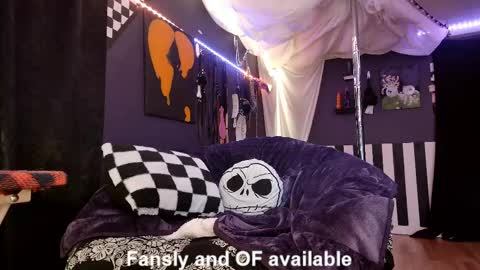 Giggles online show from 04/03/26, 04:05