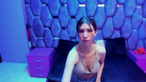 Snapshot of gigi_glase chatting on 09/30/25, 07:52 gigi glase online show from 09/30/25, 07:52