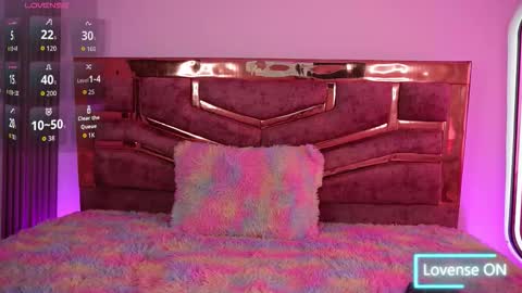 Gigi online show from 11/26/25, 01:34