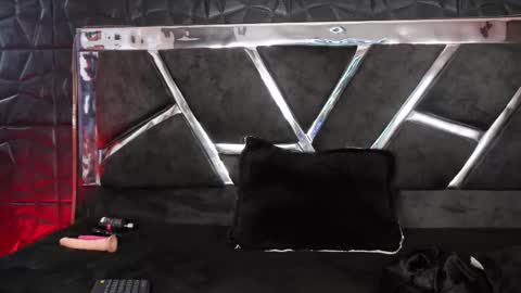 Gigi online show from 11/28/25, 12:52