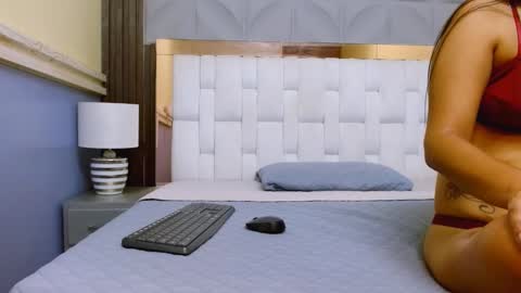 Snapshot of gigi_mills chatting on 11/05/25, 02:06 Milli online show from 11/05/25, 02:06