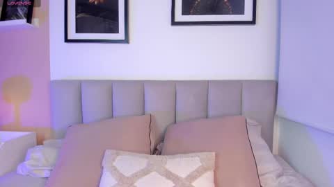 GIGI online show from 09/12/25, 04:23