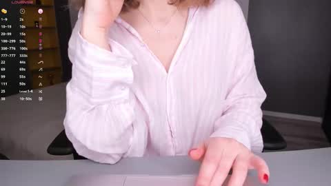 gigihadd online show from 02/16/26, 04:25