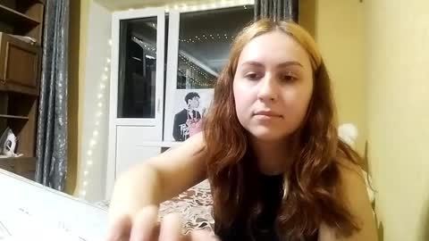 Snapshot of gigikurk chatting on 12/19/25, 05:09 Anna online show from 12/19/25, 05:09