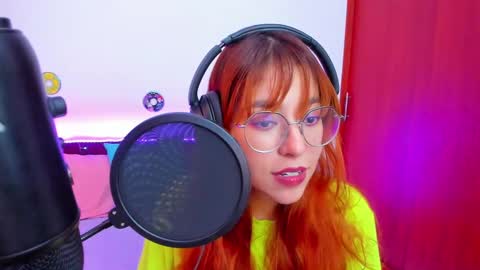 Snapshot of gigimooon chatting on 09/13/25, 01:05 gigimooon online show from 09/13/25, 01:05