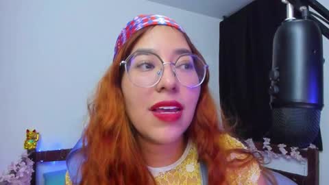 Snapshot of gigimooon chatting on 11/15/25, 02:42 gigimooon online show from 11/15/25, 02:42